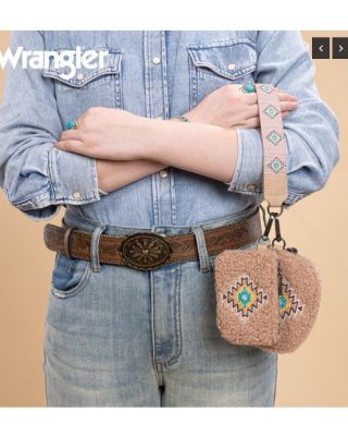 WG263-W077TN Wrangler Sherpa Embroidered Aztec Dual Pouch Wristlet